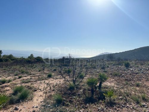 Rare et unique terrain avec possibilité de projet grande envergure